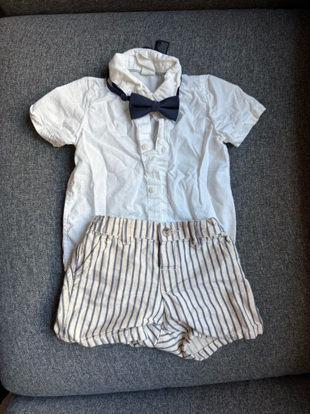 H&M 3 Piece Dressy Set - Button up Shirt, linen shorts and bow tie - Size 12 mo